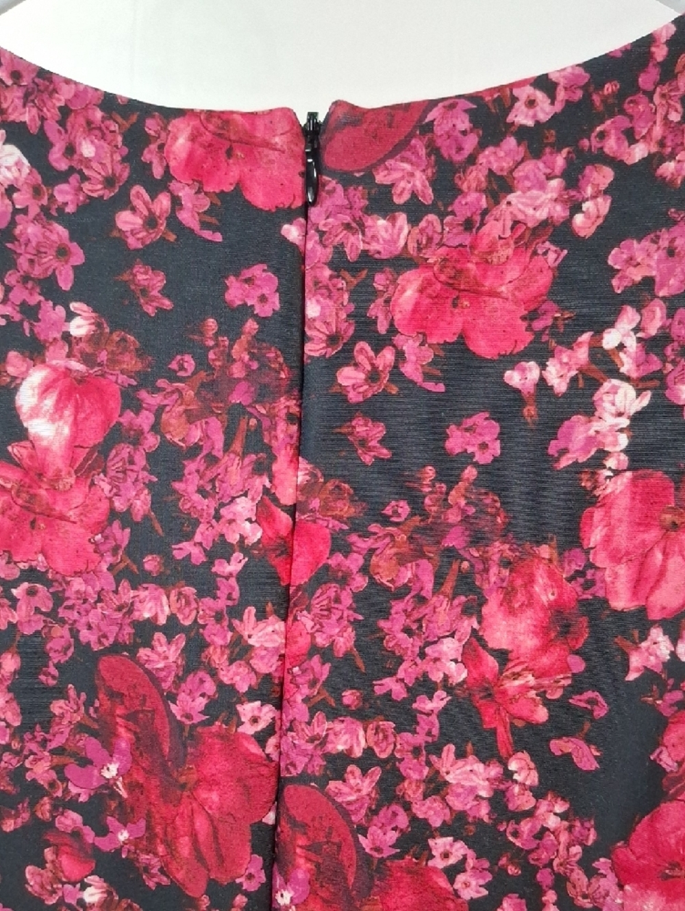 Roz & Ali Black Midi Dress with Pink Floral Pattern Nwt - Picture 4 of 7